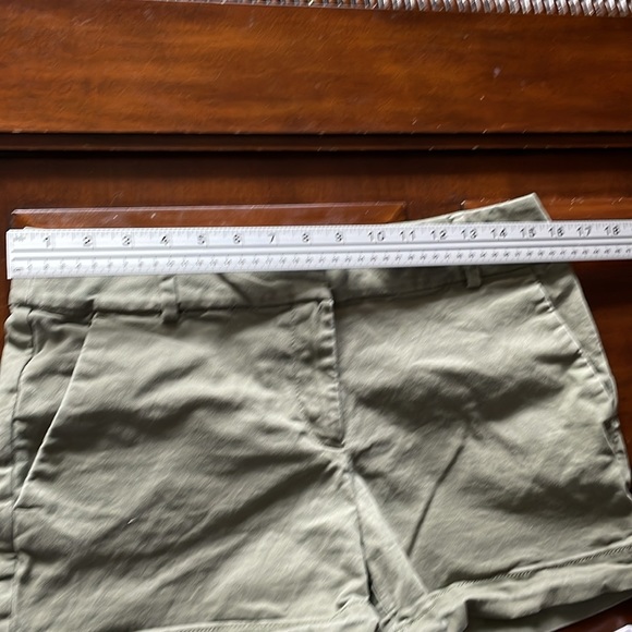 Bundle of womens size 6 loft the riviera short - Picture 7 of 10